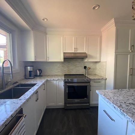 Yonge And Finch Subway !L Spacious & Bright Private Bedroom With Shared Amenties Toronto Exteriör bild